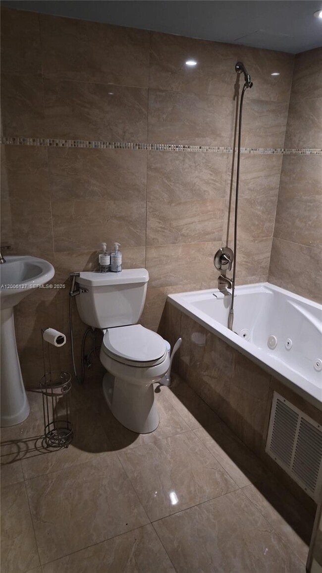 Building Photo - 2816 N 46th Ave