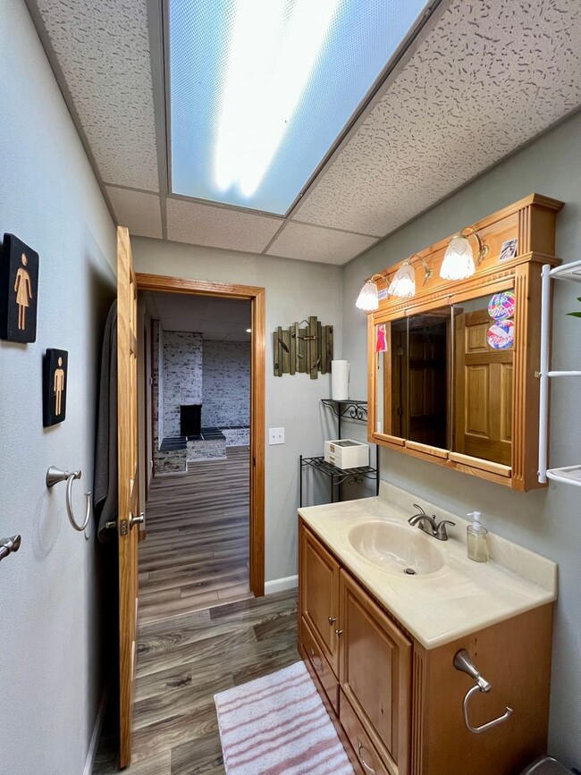 Building Photo - Charming 3-Bedroom Home in North Pole, AK ...