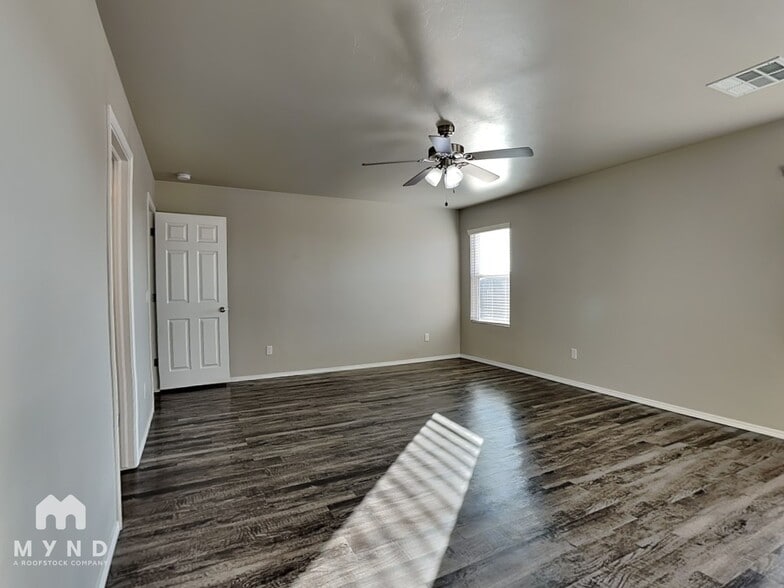 Building Photo - 1118 Flint Way