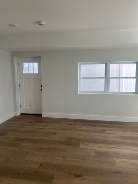 Building Photo - 62 Hillside Ave