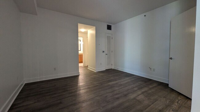 Building Photo - Epic REA - Spacious & Open floor plan 1BR +1BA in the Rincon Hill neighborhood