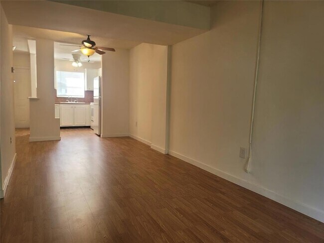 Building Photo - 805 W Oakland Park Blvd