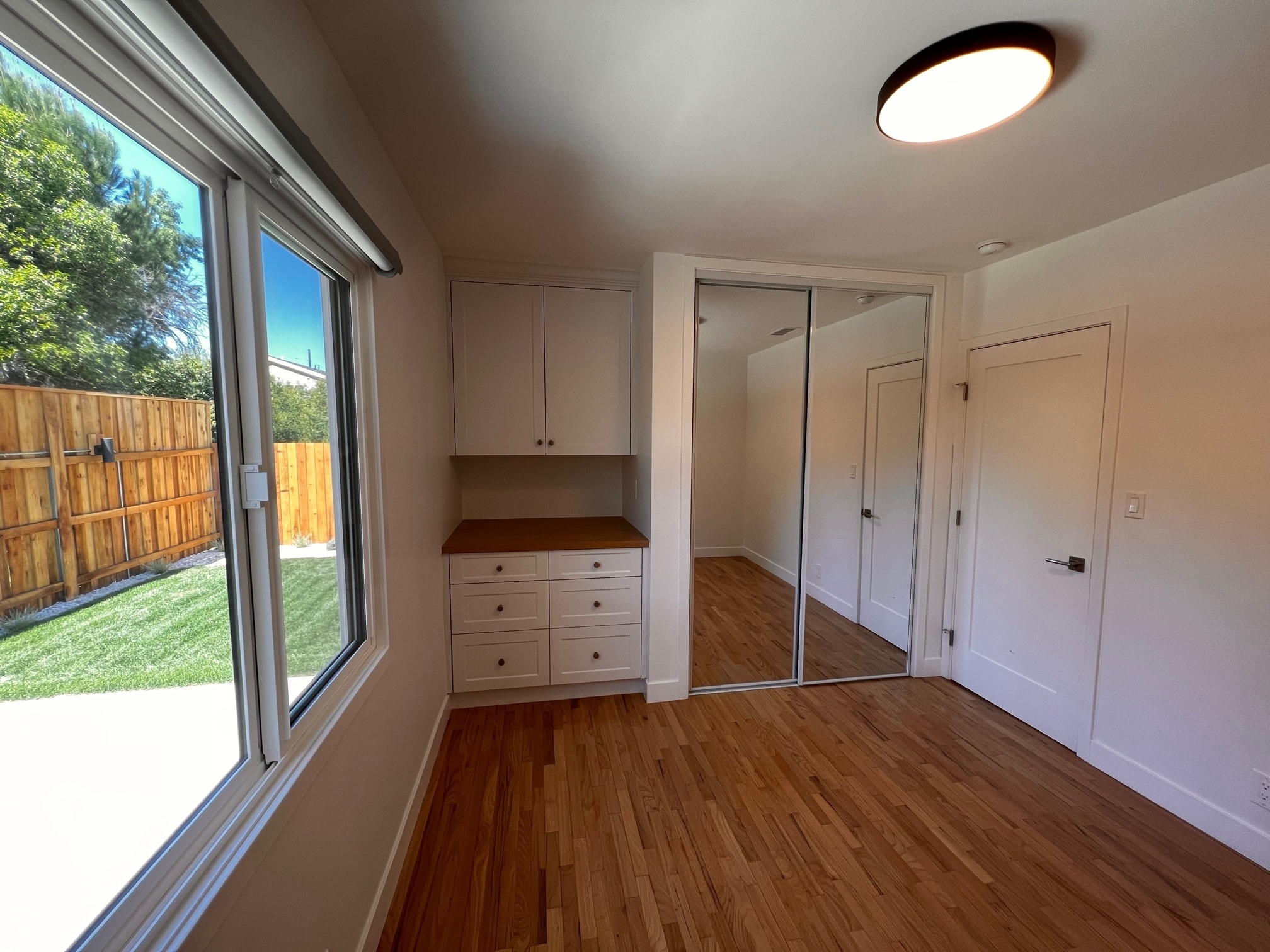 Building Photo - 6641 Glade Ave