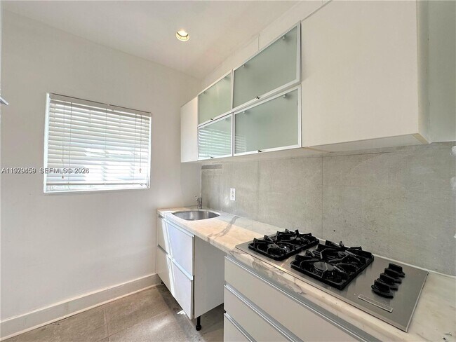 Building Photo - 840 10th St