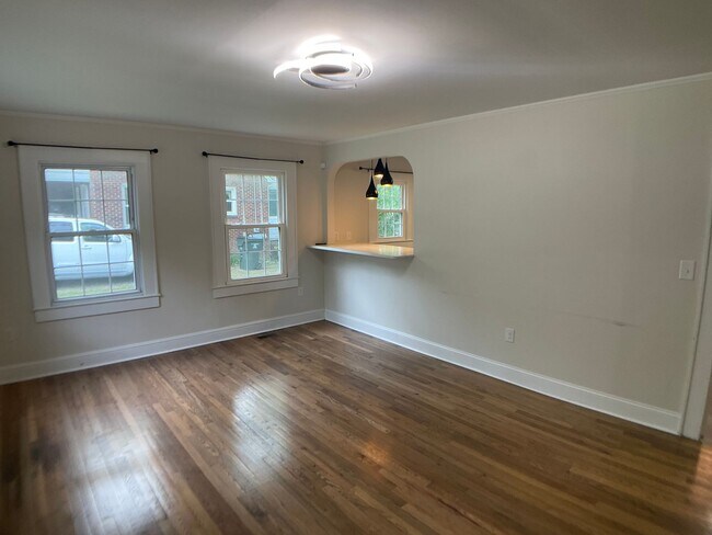 Building Photo - Adorable, Renovated Bungalow with Huge Yard and Deck!