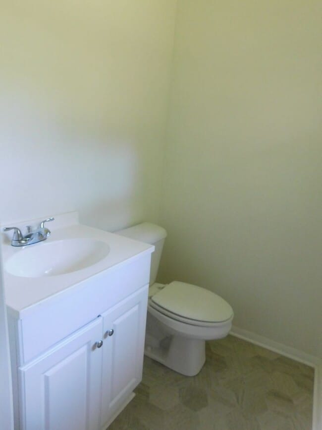 Building Photo - Brick Ranch in Oxford Heights Subdivision