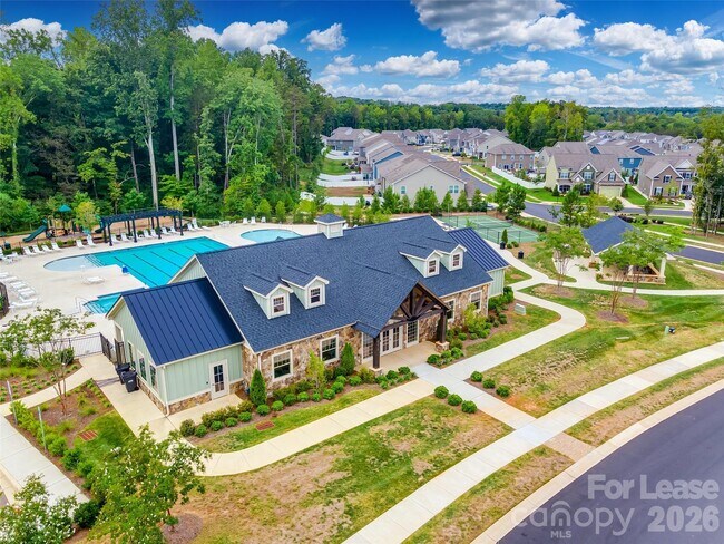 Building Photo - 1018 Chicory Trce