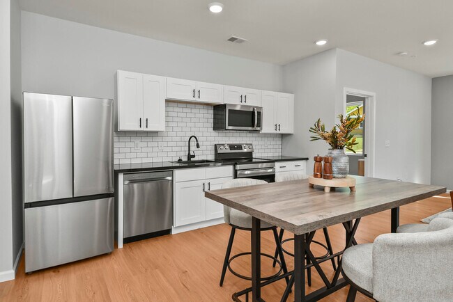 Building Photo - 505 W Grand St