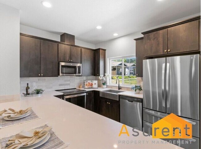 Building Photo - Newer Ashland Home Coming Available Soon!