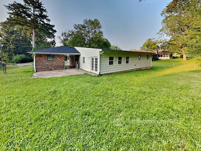 Building Photo - 1389 Angus Trail SW