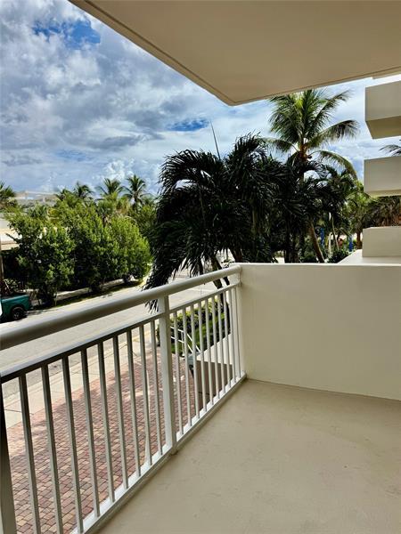 Building Photo - 133 N Pompano Beach Blvd