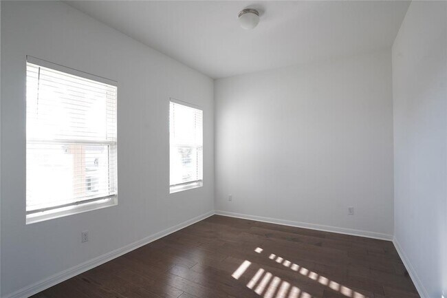 Building Photo - 304 Northview Ln