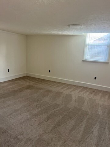 Building Photo - 138 Carriage Dr