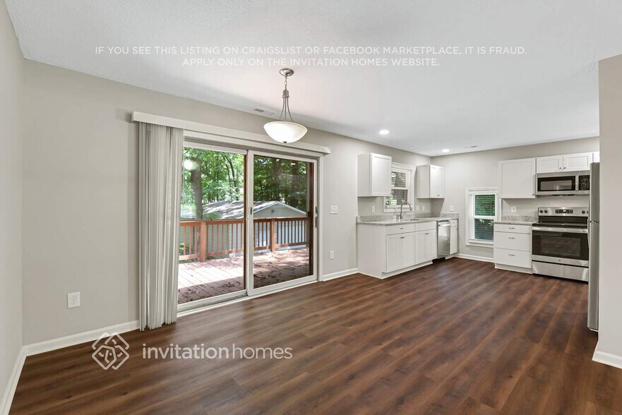Building Photo - 2221 Gemway Dr