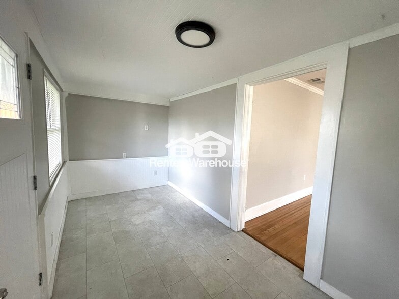 Building Photo - 4130 1st Ave S