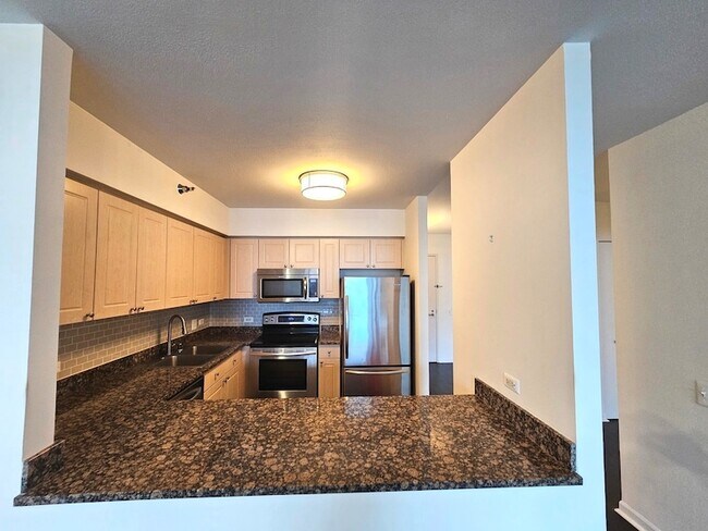 Building Photo - 512 N McClurg Ct