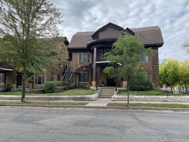 Building Photo - Charming 1BR in Historic Douglas Building ...