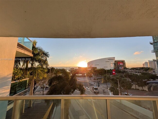 Building Photo - 900 Biscayne Blvd