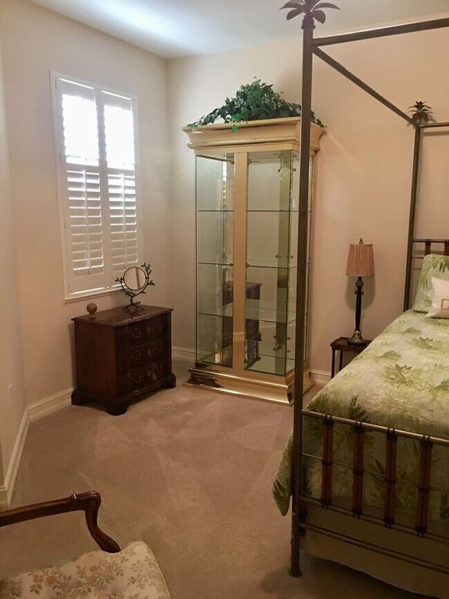 Building Photo - Rialto