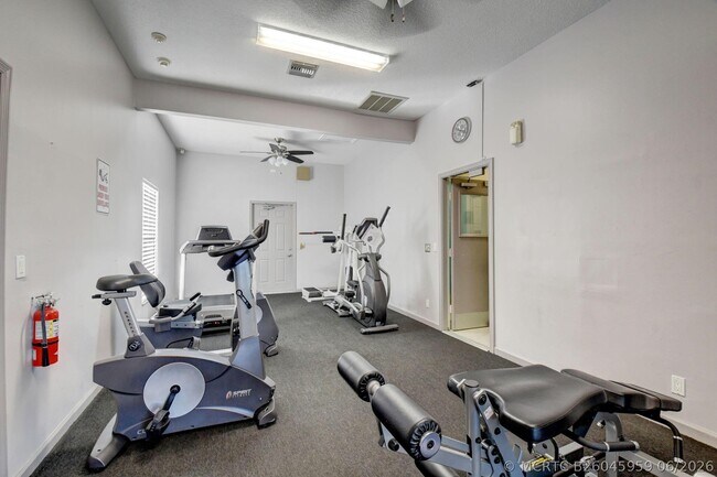 Building Photo - 9220A Vineland Ct