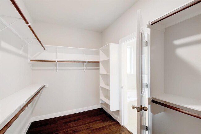 Building Photo - 5644 Siragusa Dr