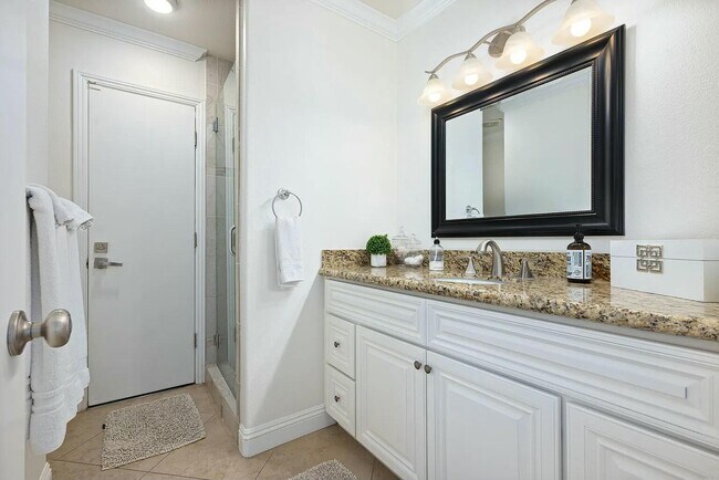 Building Photo - 46890 Highland Palms Dr