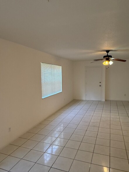 Building Photo - 1020 N 18th Ct
