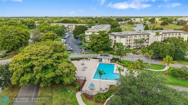 Building Photo - 4701 Martinique Dr