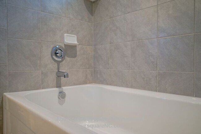 Building Photo - Modern 3-Story Townhome with Entry-Level Bonus Room, Back Deck & Garage , Community Pool in North...