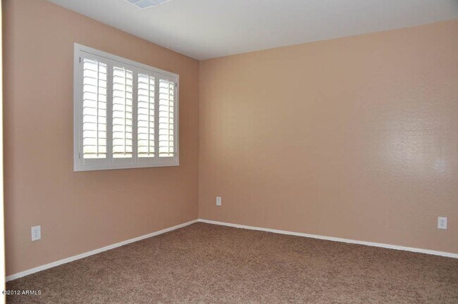 Building Photo - Charming 4 Bed 3 Bath Home in Norterra Area