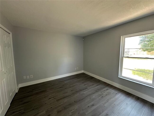 Building Photo - 3915 Anthony Ln