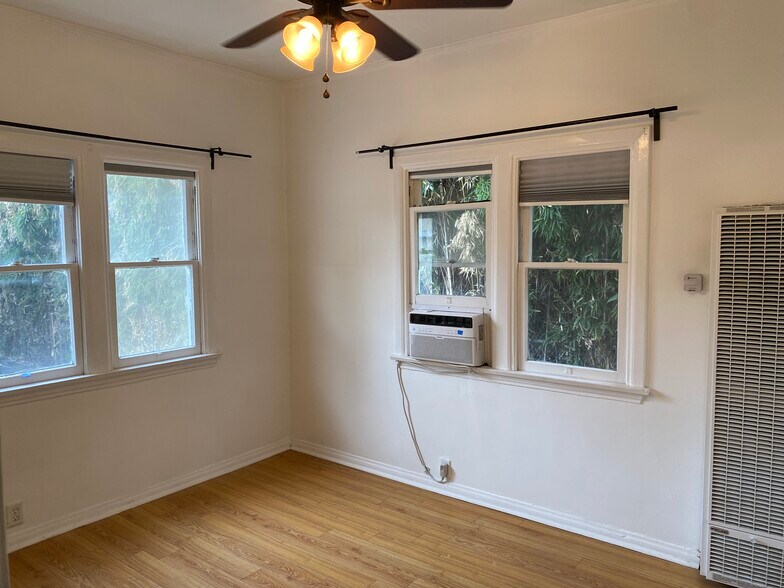 Building Photo - 1160 N Raymond Ave