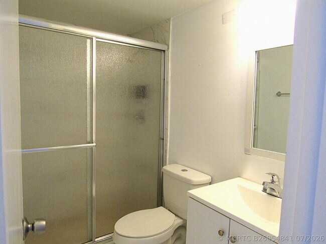 Building Photo - 76 Cambridge D