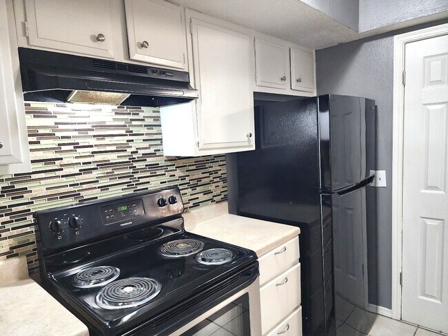 Building Photo - 3 Bed 2.5 Bath Apt NW OKC
