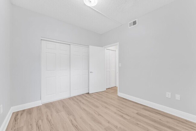 Building Photo - 2331 NW 96th Terrace