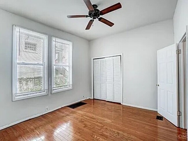 Building Photo - 2705 Hackberry St