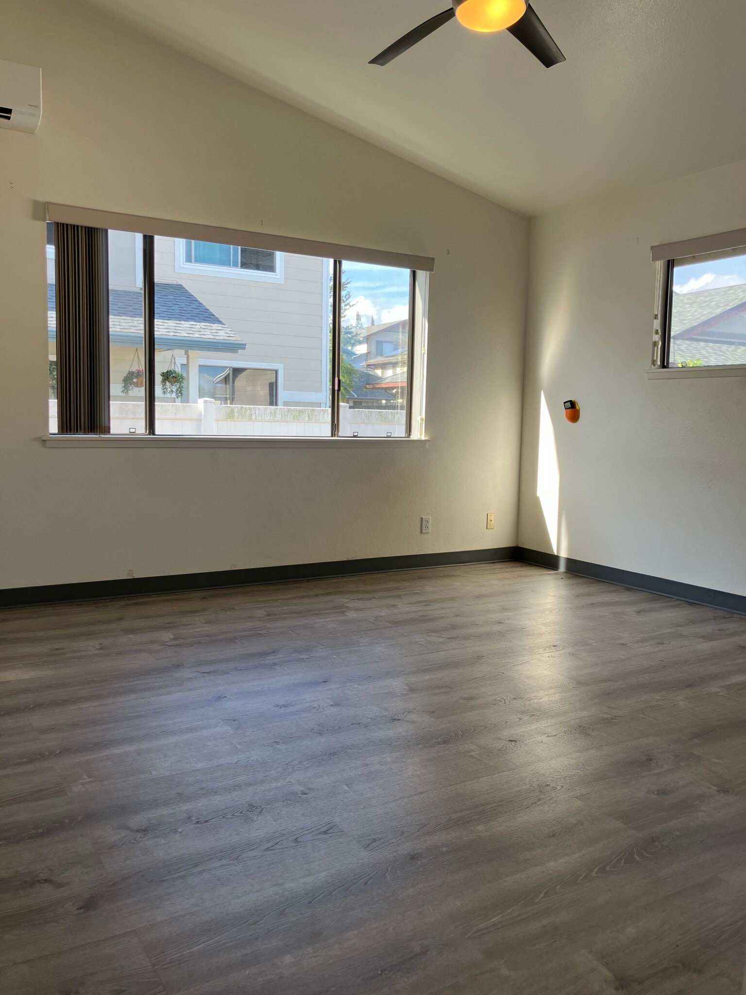 PRIMARY Bedroom, in main Suite - 95-2052 Puukaa St