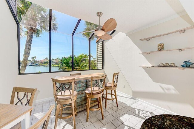 Building Photo - 557 Pinellas Bayway S