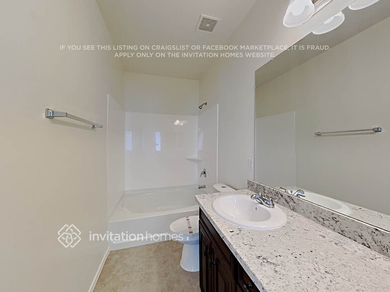 Building Photo - 6370 S Forest Ave