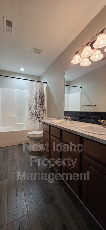 Building Photo - 157 E Murtaugh Lake Dr