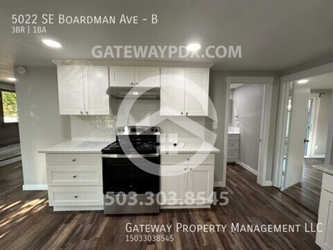 Building Photo - 5022 SE Boardman Ave