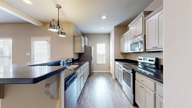 Building Photo - 3519 Summerway Dr