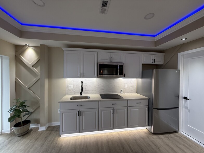 Building Photo - 330 Aspen Wy