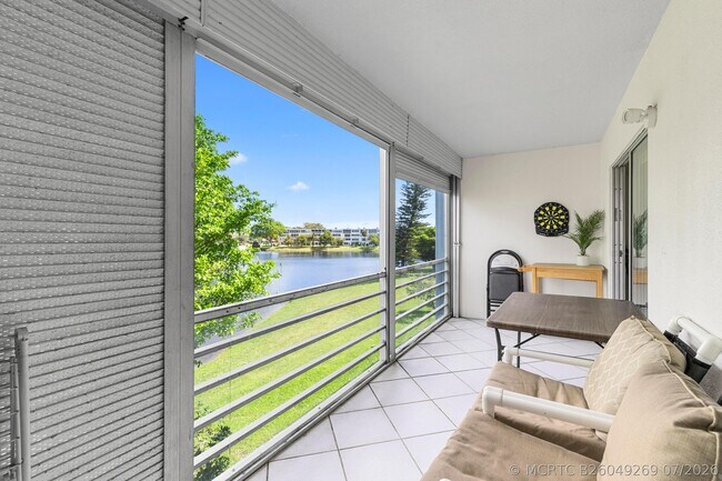 Building Photo - 3028 Harwood D