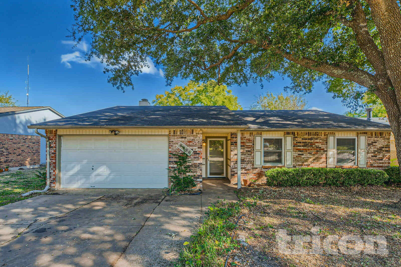 Building Photo - 6026 Lakecrest Dr