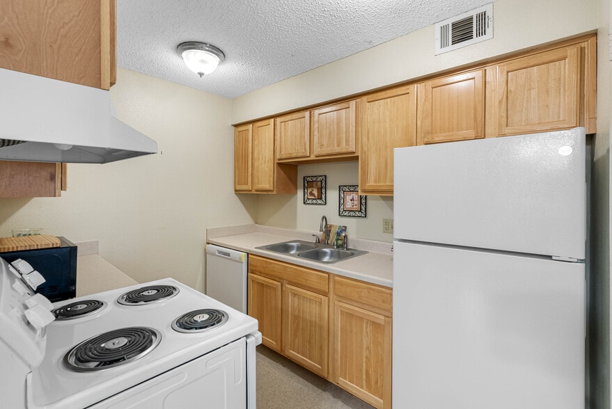 Building Photo - Park East I