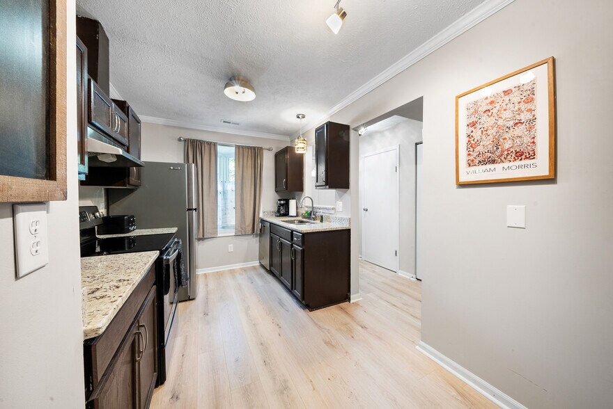 Building Photo - 8182 McGuire Dr