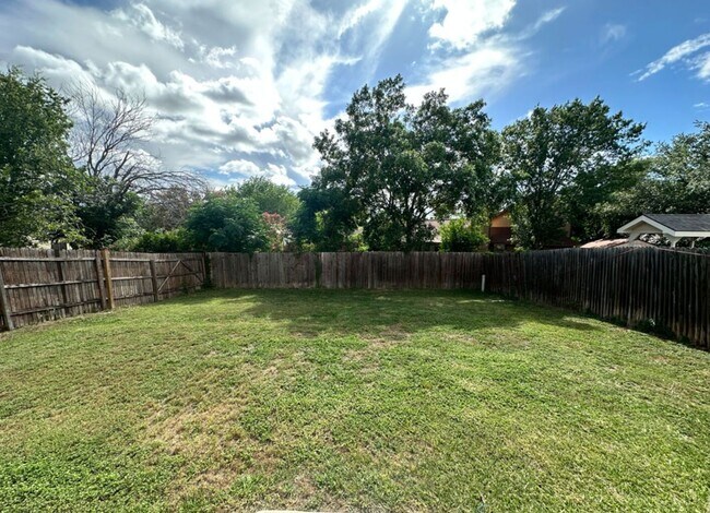 Building Photo - 3BED/2.5 HOUSE FOR RENT AVAILABLE NOW!
