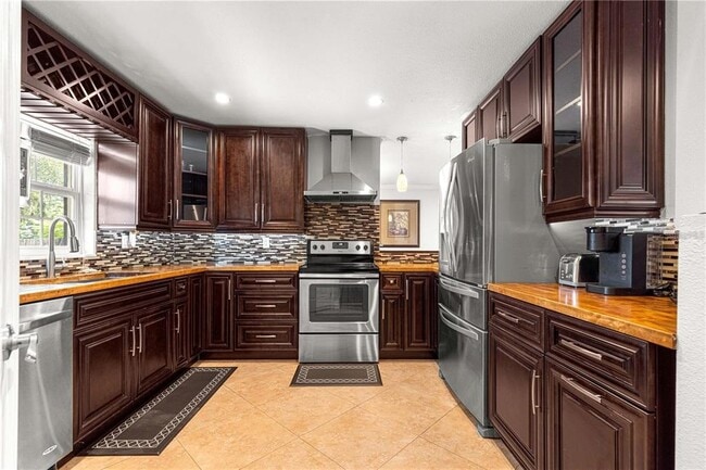 Building Photo - 126 SE 41st Ave