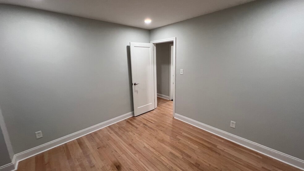 Building Photo - 86 N Walnut St